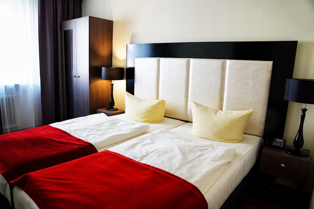 

Napoli - Francoforte sul Meno - Admiral Hotel