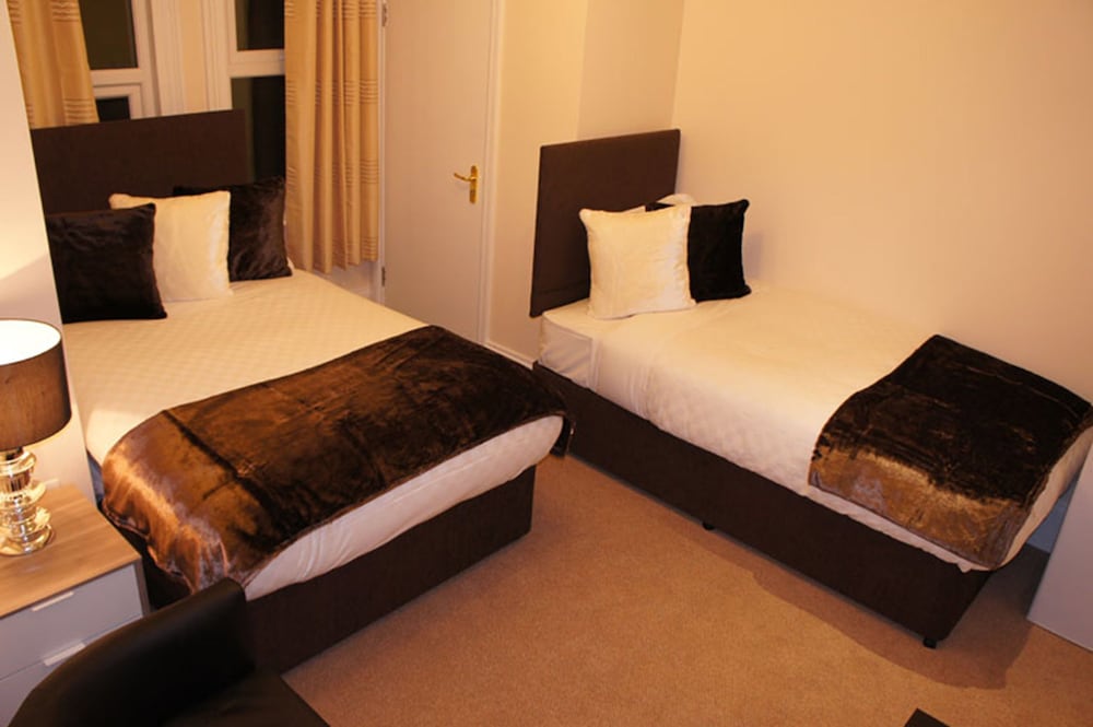 

Milano - Wembley - Sapphire Hotel London