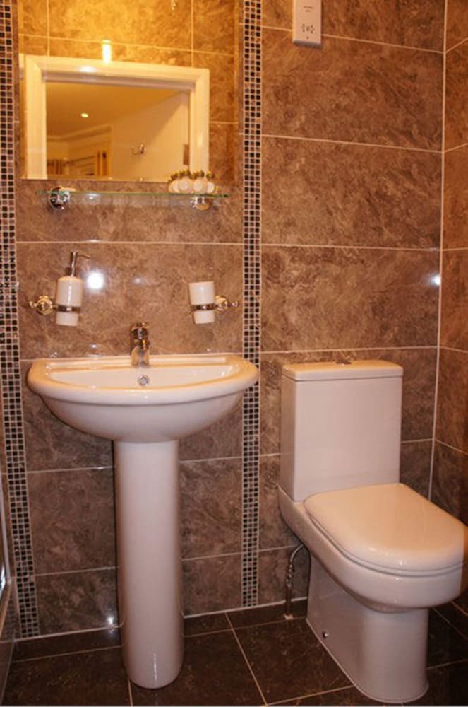 

Milano - Kew - Sapphire Hotel London