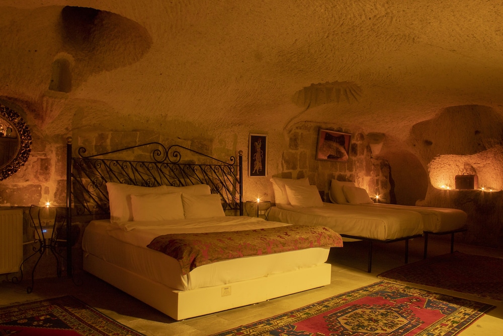 

Bologna - Ayvalı - Cave Art Hotel