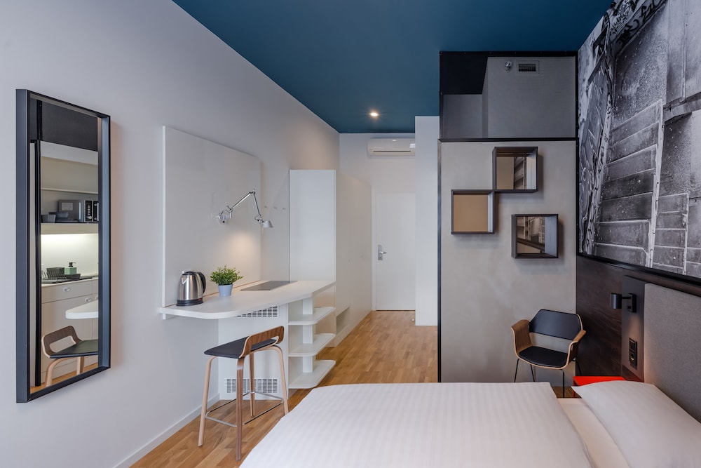 

Lamezia Terme - Budapest - Dean's Home Budapest