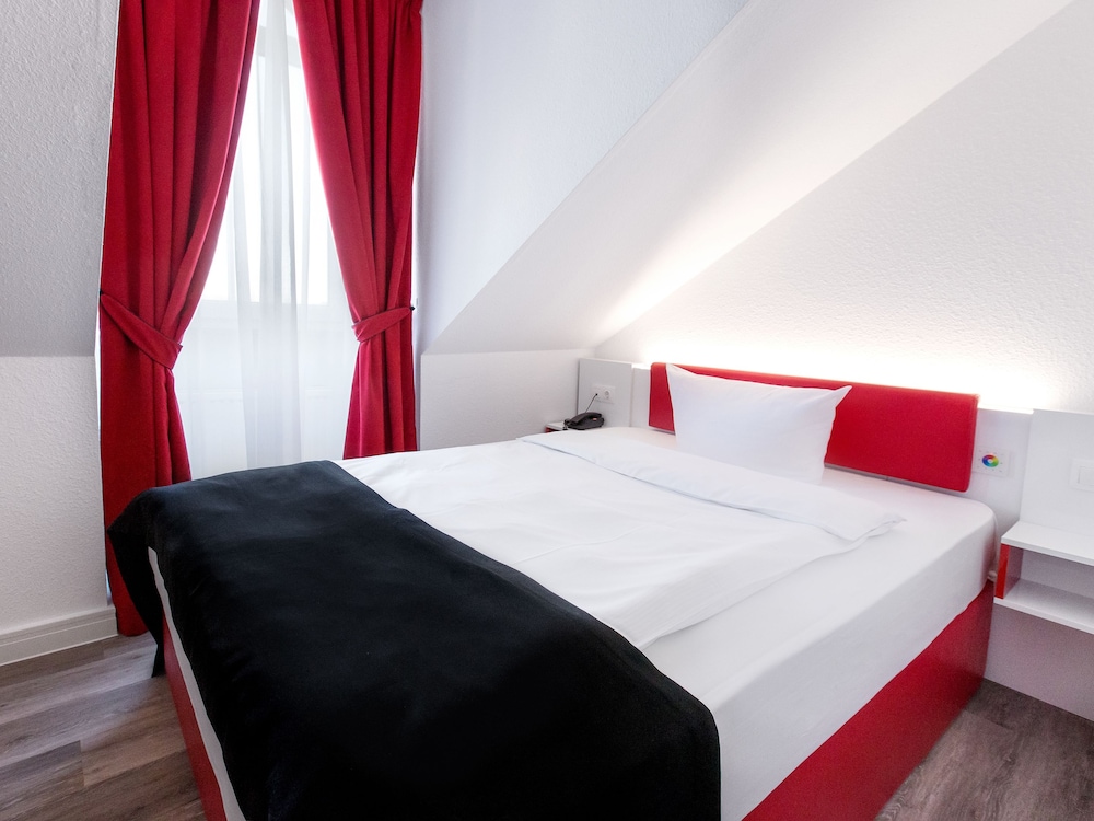 

Milano - Aschheim - DORMERO Hotel München-Kirchheim Messe