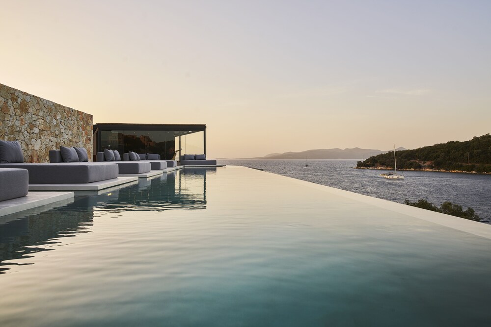 

Milano - Nydri - Azur Retreat