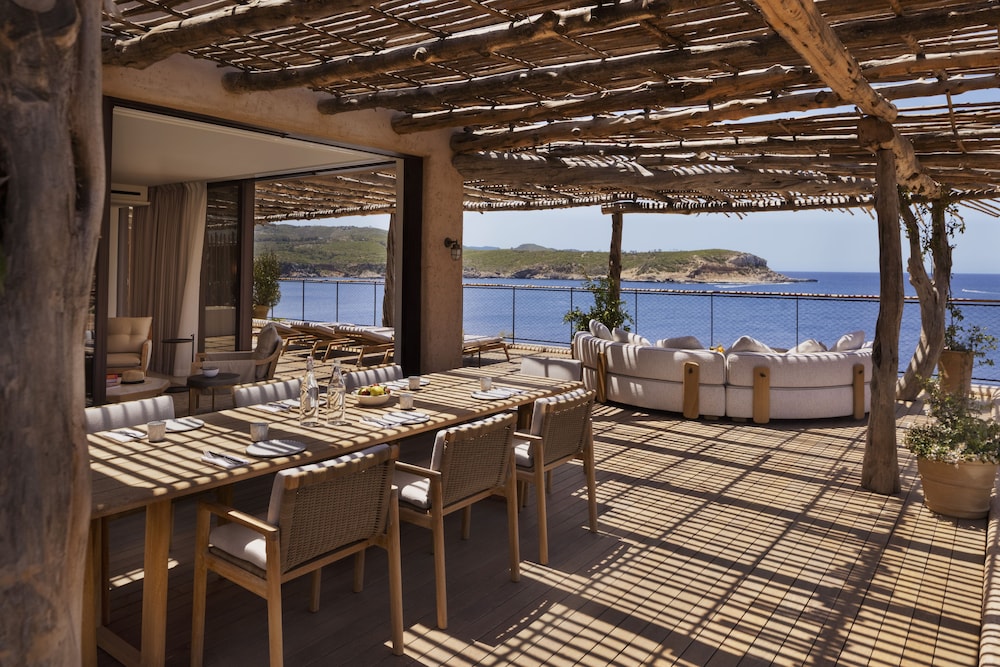 

Cagliari - Portinatx - Six Senses Ibiza