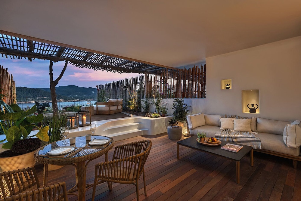 

Pisa - Portinatx - Six Senses Ibiza