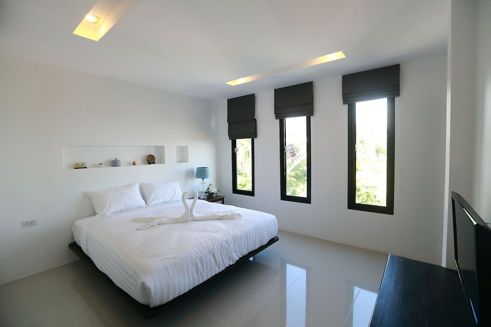 

Roma - Lamai Beach - Samui Natien Village