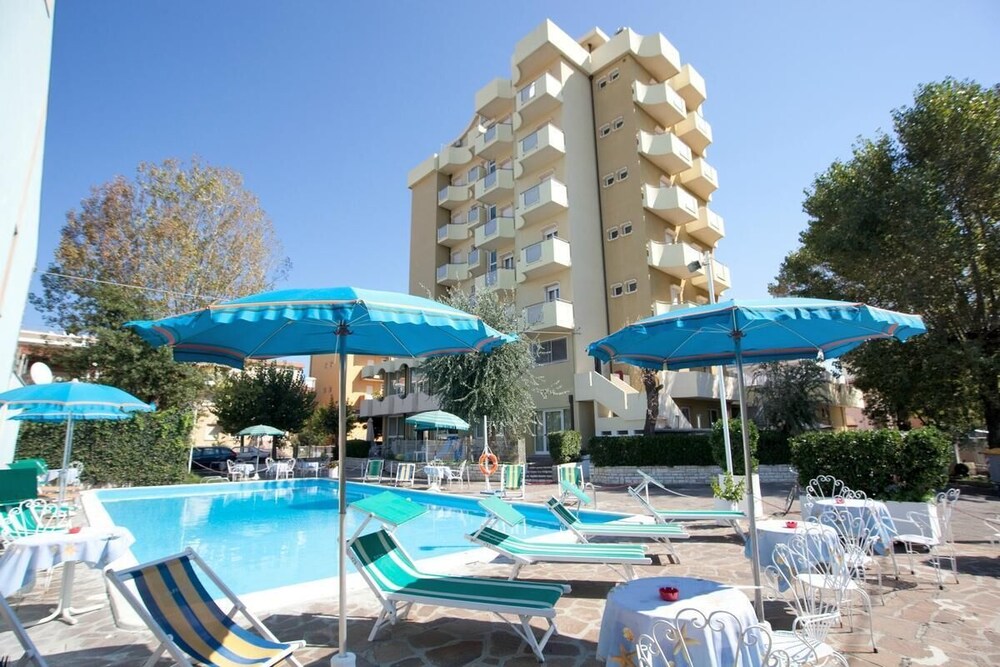 

Milano - Riviera Romagnola, Mare Italia - Hotel Oceanic