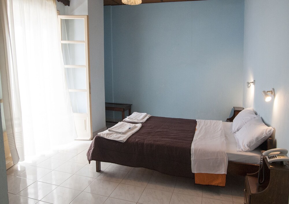 

Roma - Perítheia - APRAOS BAY HOTEL