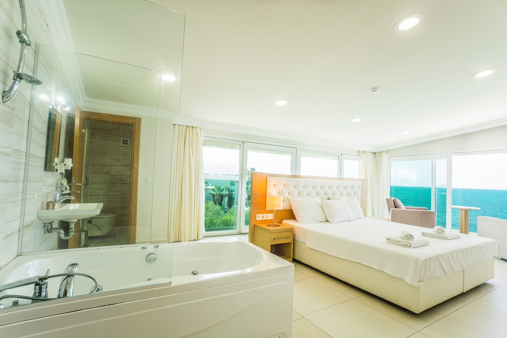 

Napoli - Turgutreis - Dragut Point North Hotel - All Inclusive