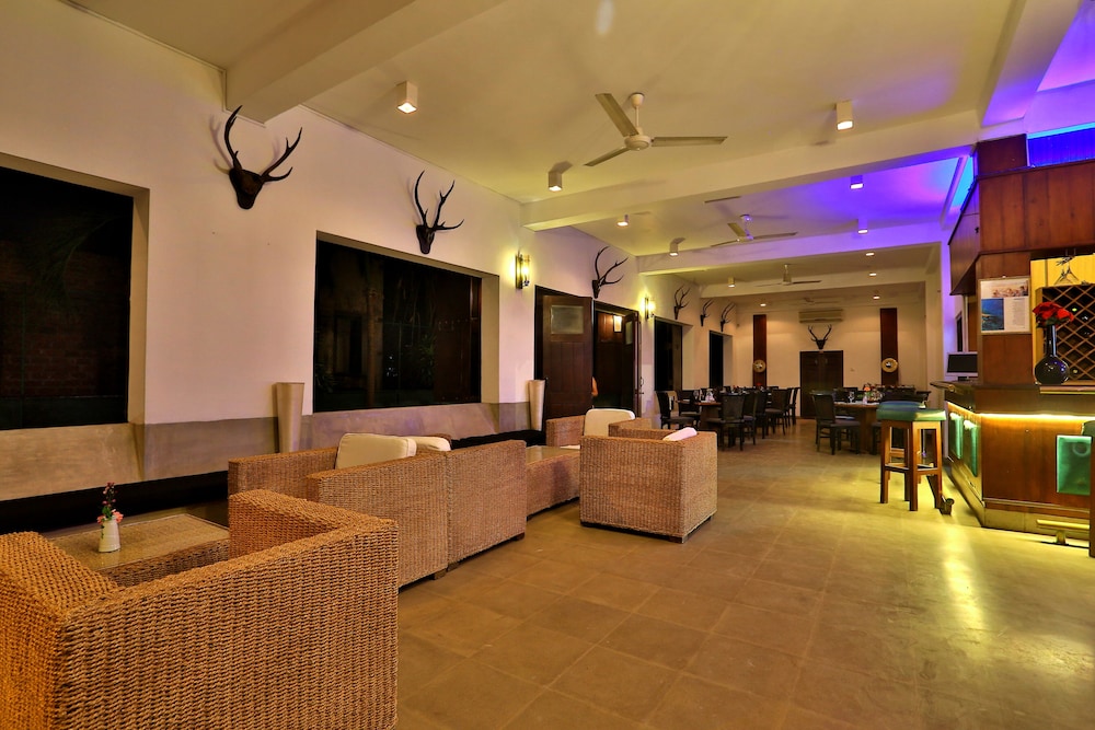 

Bologna - Negombo - St. Lachlan Hotel & Suites