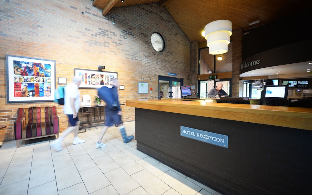 

Milano - Manchester Airport - The Waterside Hotel and Leisure Club