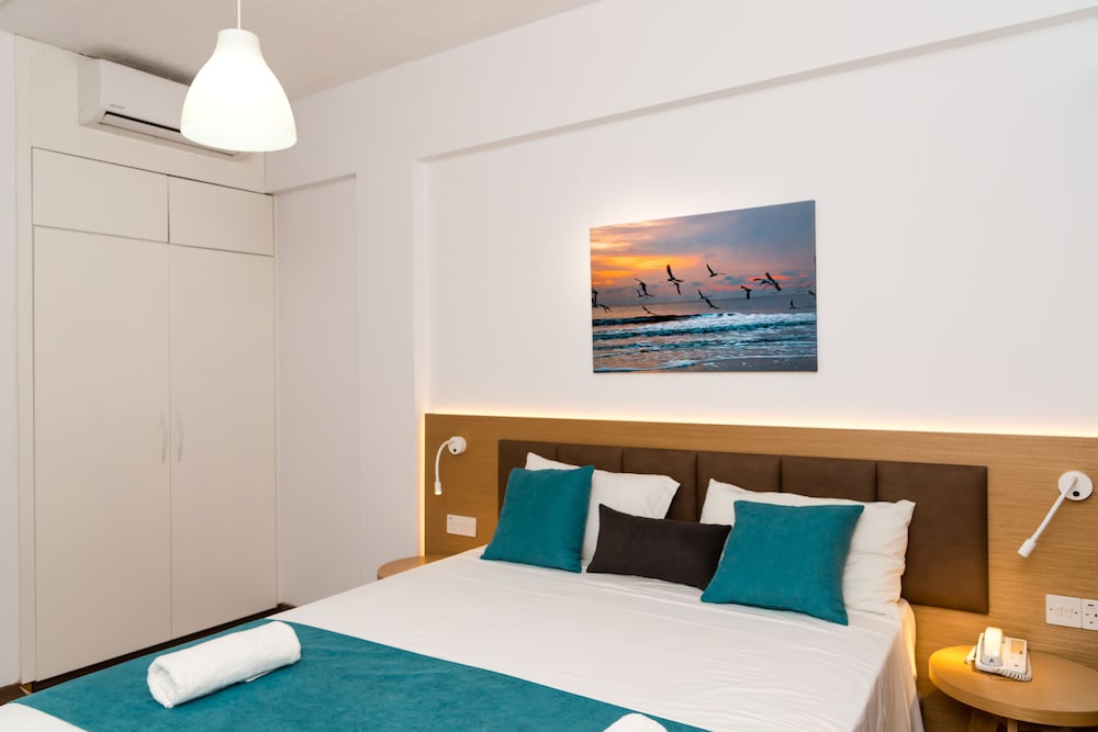 

Napoli - Coral Bay - Helios Bay Hotel and Suites