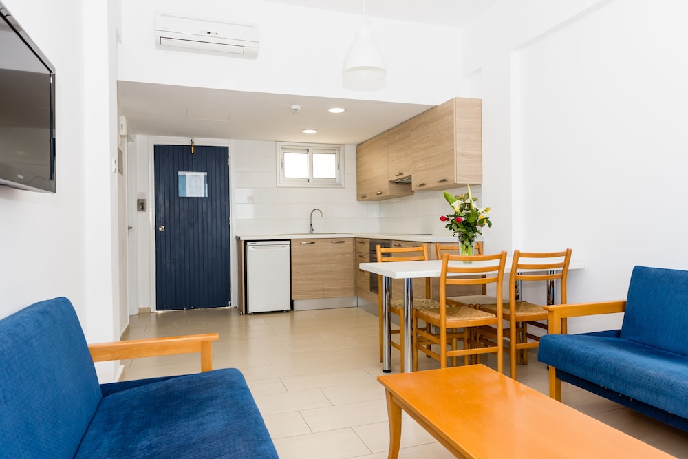 

Napoli - Coral Bay - Helios Bay Hotel and Suites