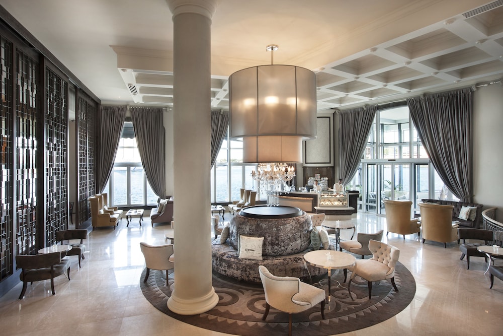 

Catania - Port Louis - Labourdonnais Waterfront Hotel