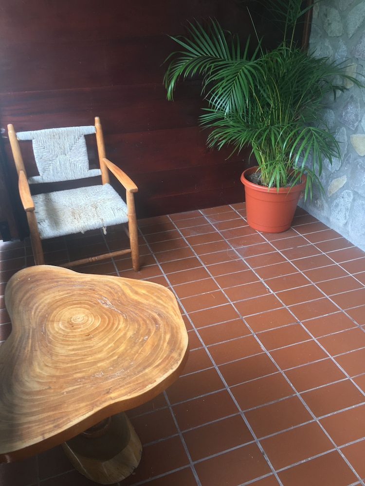 

Milano - Soufriere - The Still Beach House