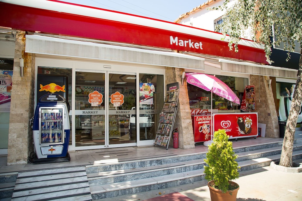 

Roma - Manisa - Spilos Hotel