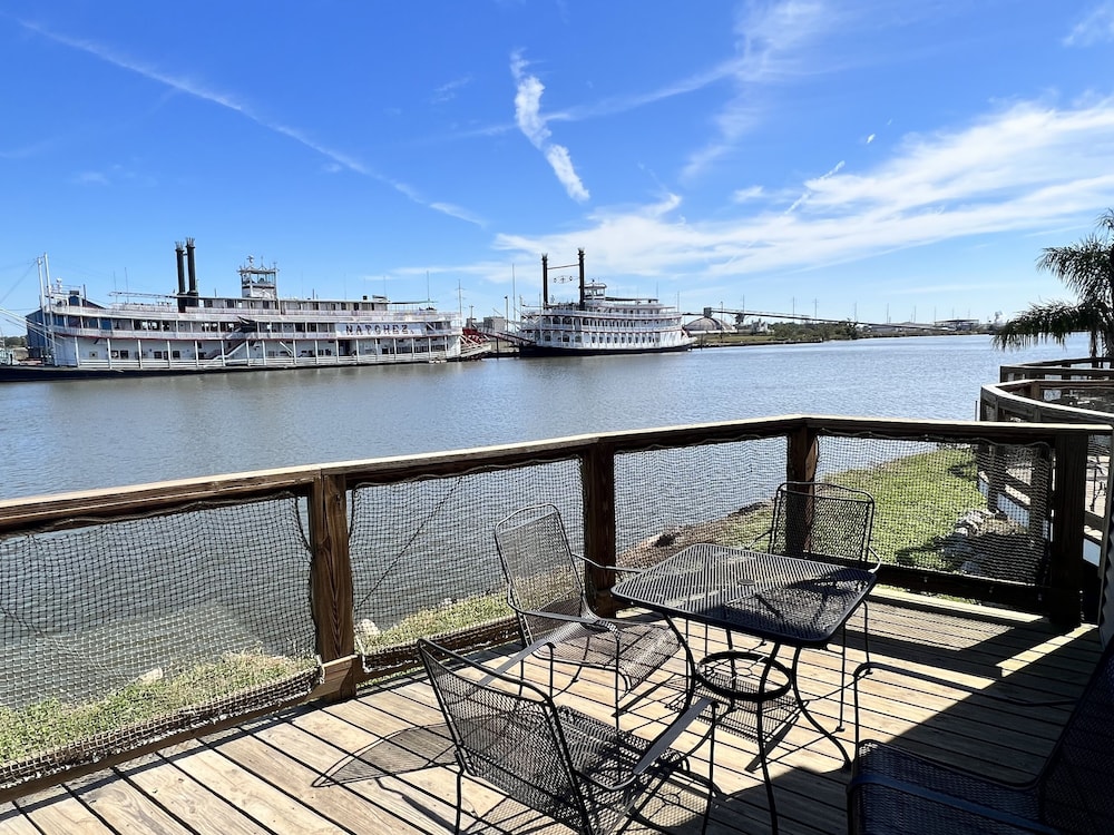 

Bologna - New Orleans - Seabrook Villa