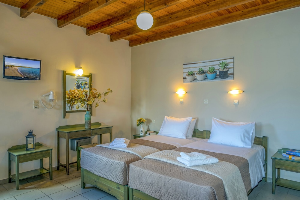 

Milano - Soúda - Theos Village Apartments