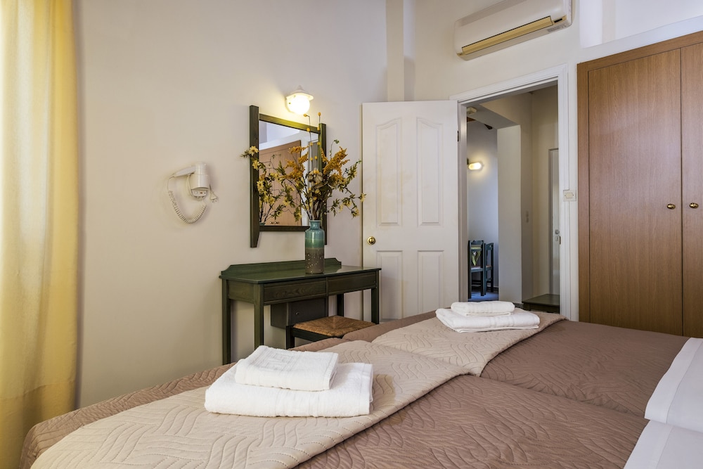 

Firenze - Soúda - Theos Village Apartments