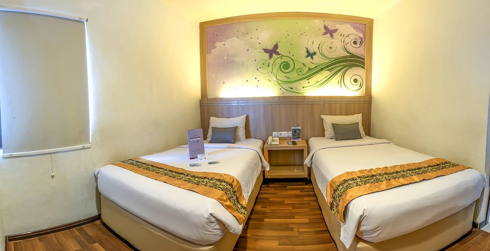 

Bari - Pontianak - Transera Hotel Pontianak