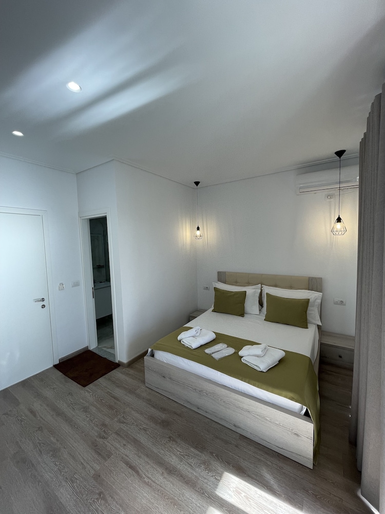 

Catania - Costa albanese - Relax Mea Hotel