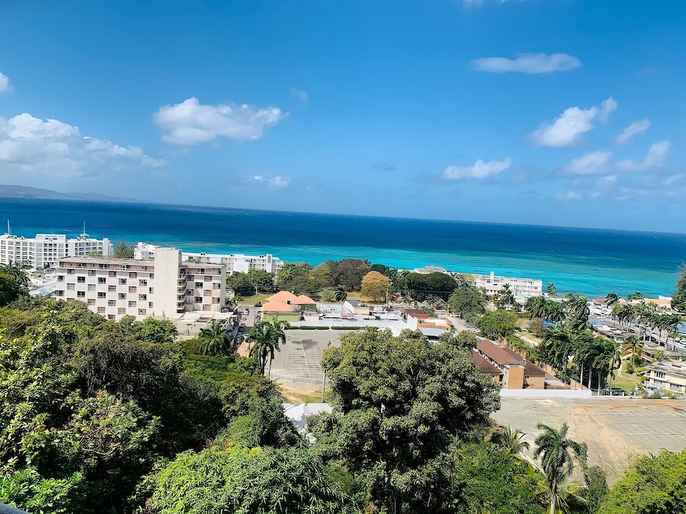

Milano - Montego Bay - Big Apple Hotel