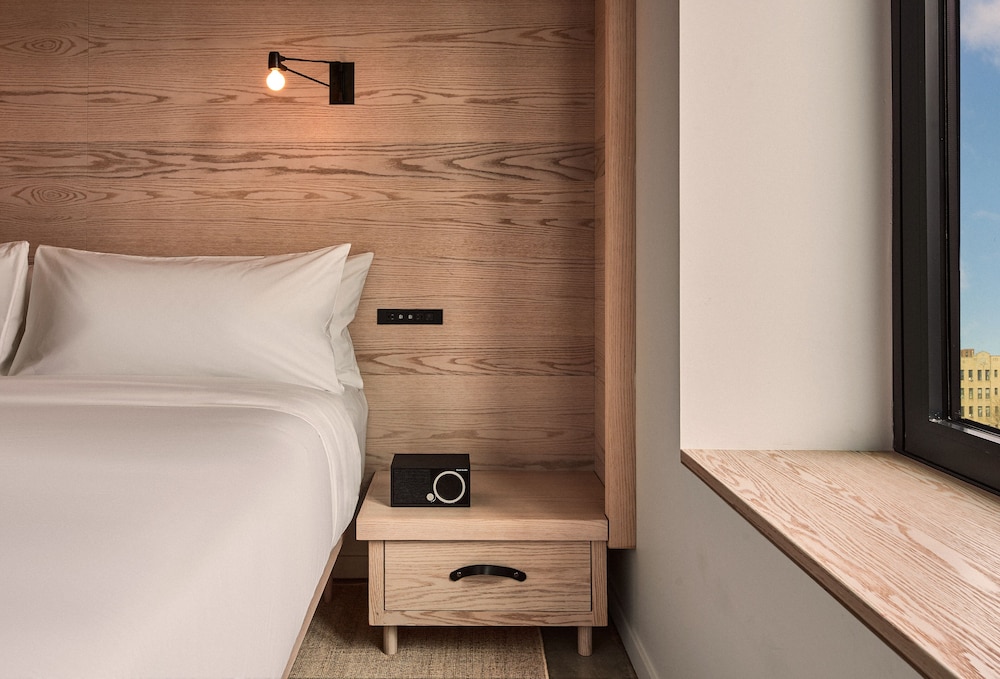 

Venezia - Bronx - Radio Hotel