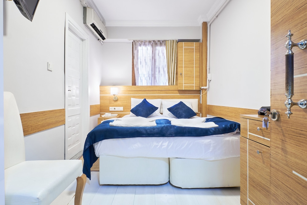 

Bari - Istanbul - Central Suites Taksim