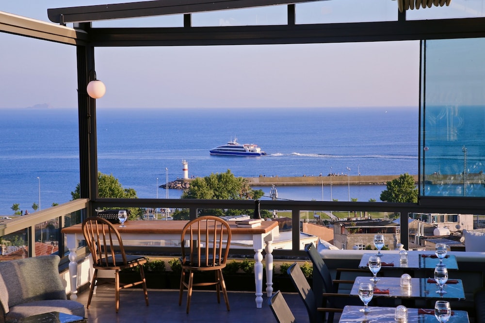

Genova - Istanbul - HOTEL BRONTE