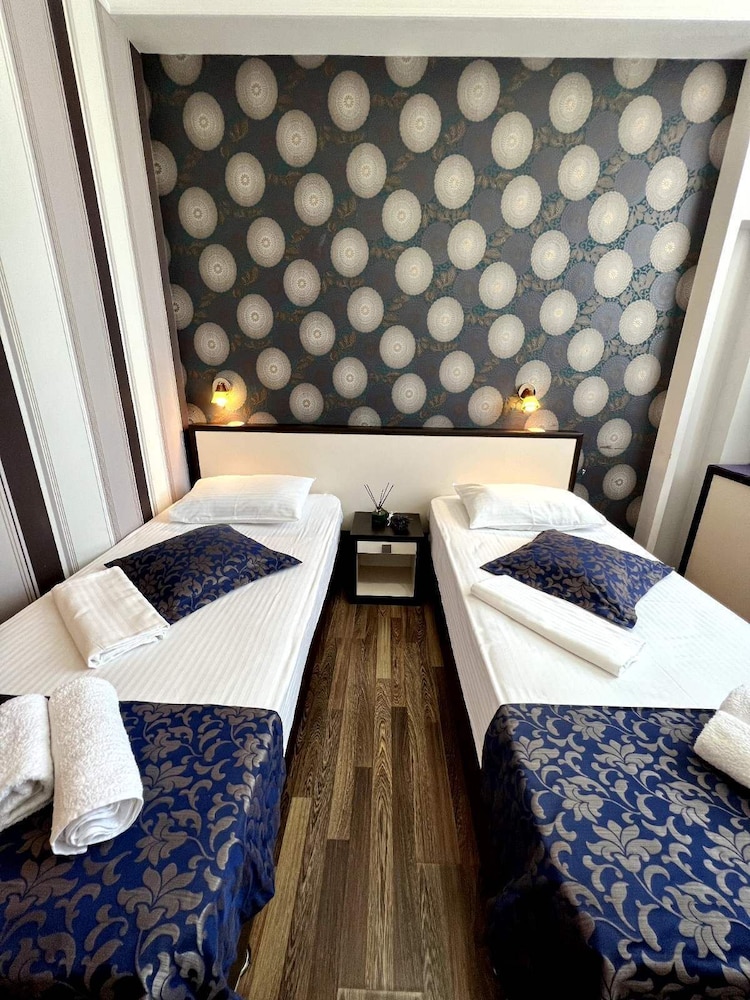 

Bologna - Chişinău - Iris Hotel