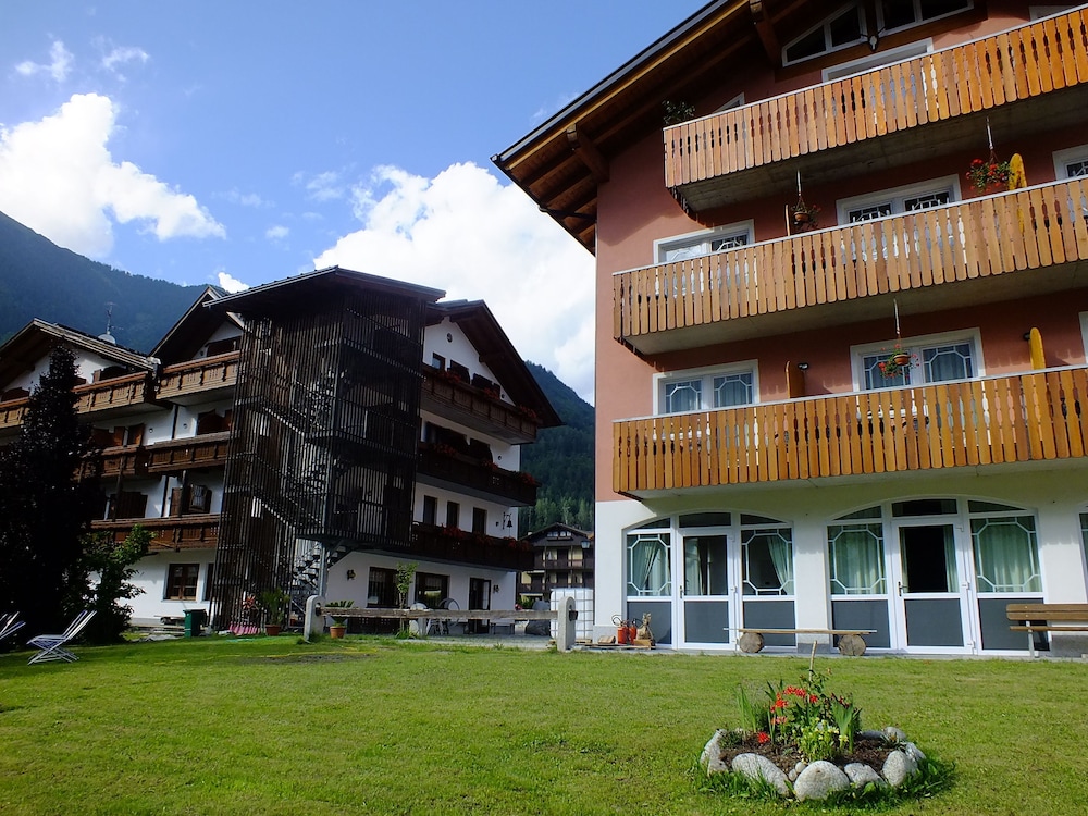 

Palermo - Madonna di Campiglio - Hotel Garni Al Nardis