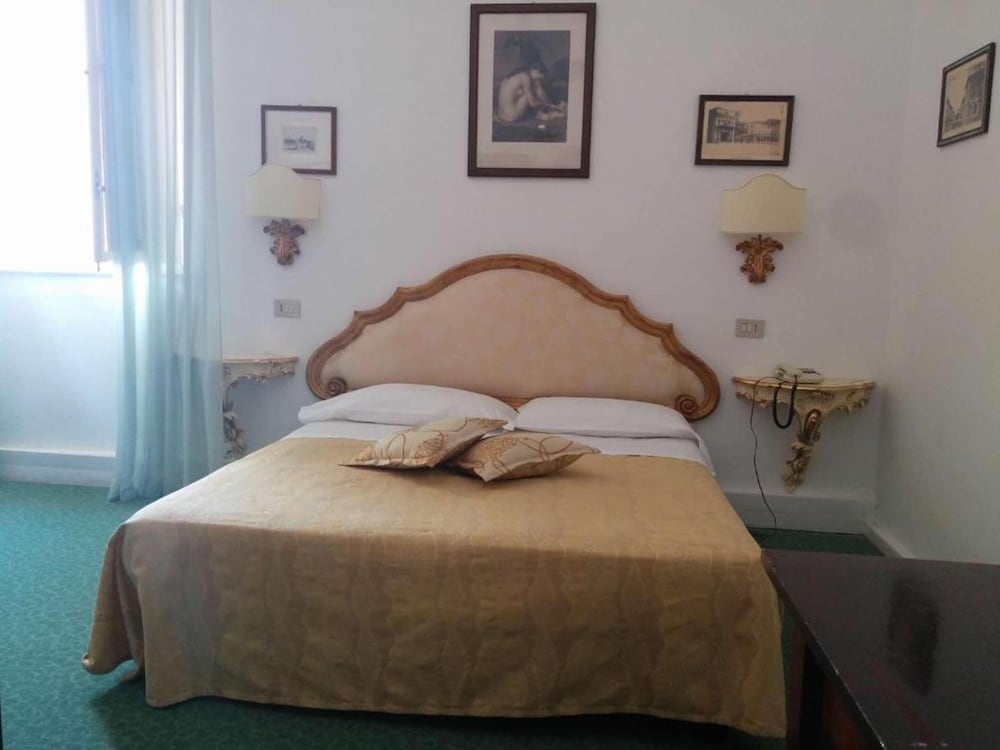 

Milano - Pisa - Hotel Villa Kinzica