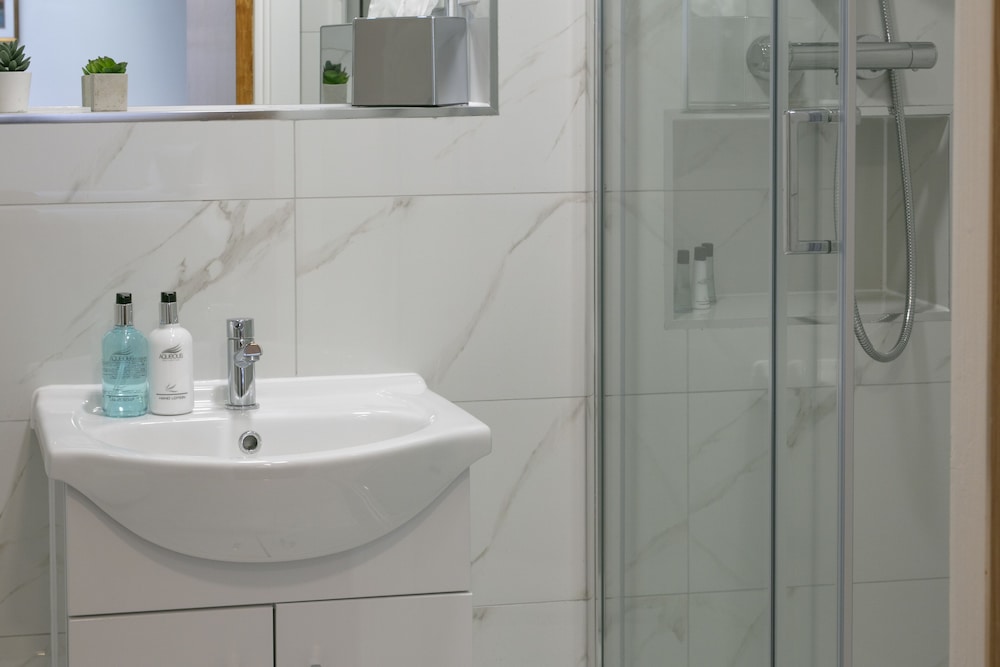 

Genova - Hounslow - Best Western Northfields Ealing Hotel