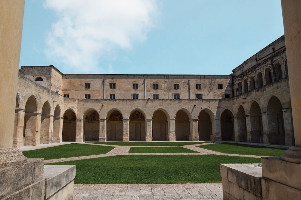 

Ancona - Lecce - Chiostro dei Domenicani - Dimora Storica