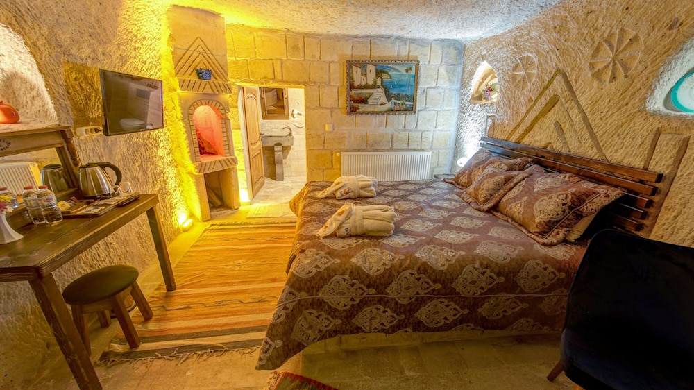 

Napoli - Nevsehir - Cappadocia Alaz Cave Otel