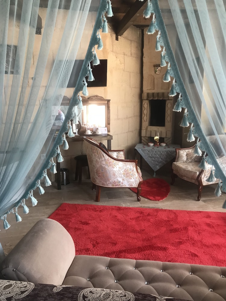 

Bologna - Nevsehir - Cappadocia Alaz Cave Otel