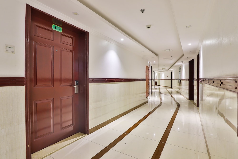 

Roma - Sharjah - Crown Palace Hotel Ajman