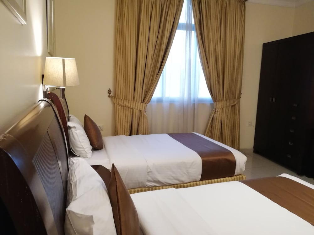 

Roma - Sharjah - Crown Palace Hotel Ajman