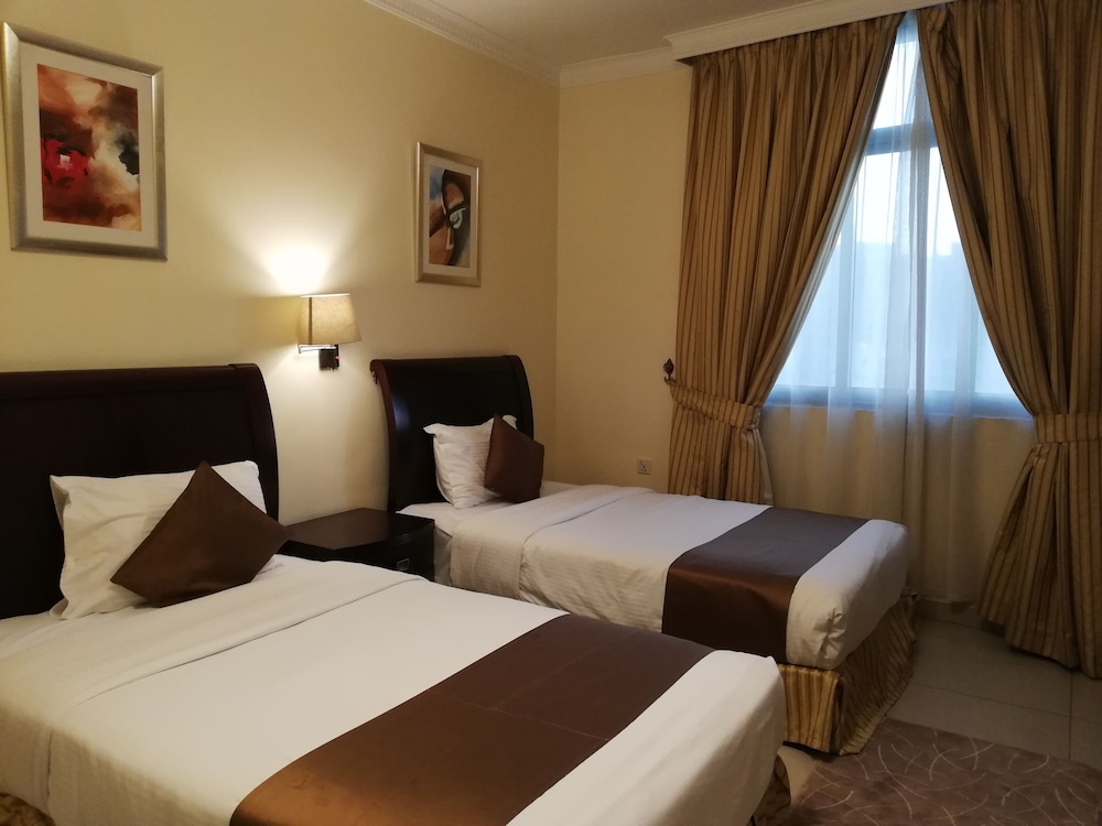 

Napoli - Dubai - Crown Palace Hotel Ajman