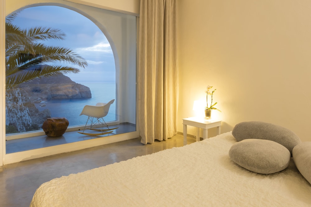 

Olbia - Puerto de San Miguel - Hacienda Na Xamena, Ibiza