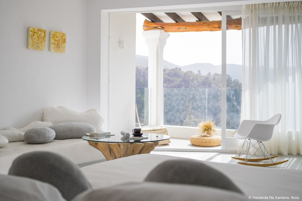 

Palermo - Puerto de San Miguel - Hacienda Na Xamena, Ibiza