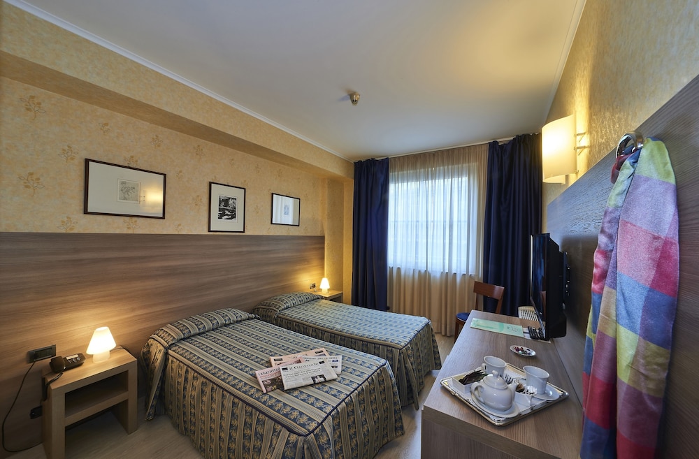 

Napoli - Valmadrera - Hotel Alberi
