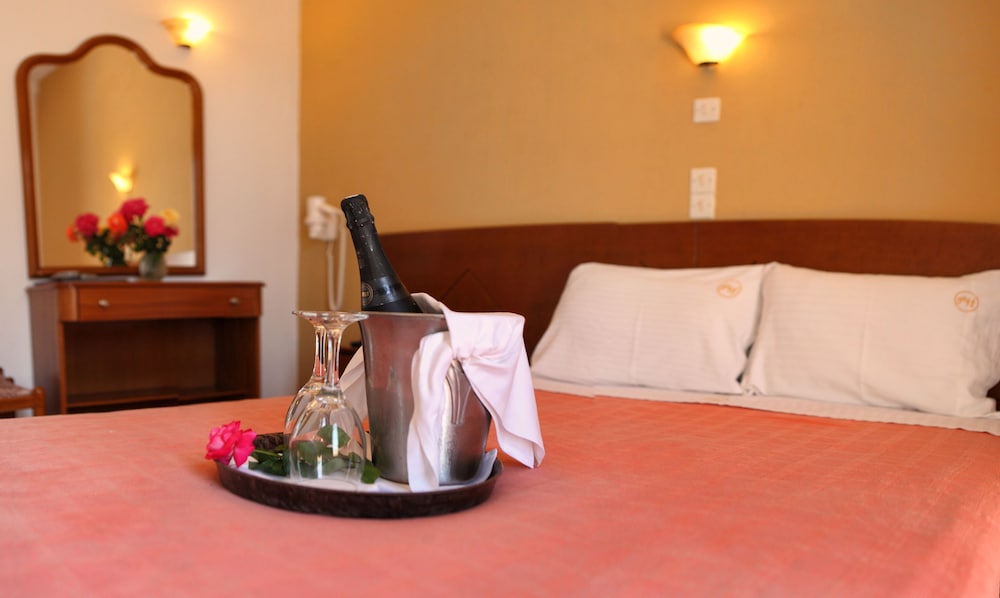 

Bologna - Kalloni - Pasiphae Hotel