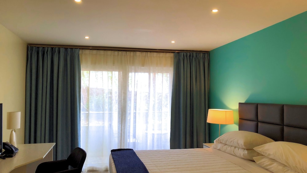 

Milano - Willemstad - Quint's Travelers Inn