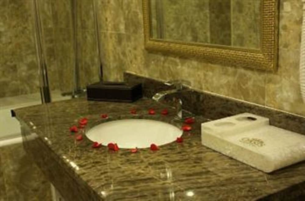 

Milano - Algeri - Oasis Hotel