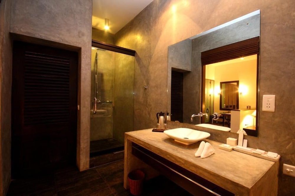 

Venezia - Ahungalla - Temple Tree Resort & Spa