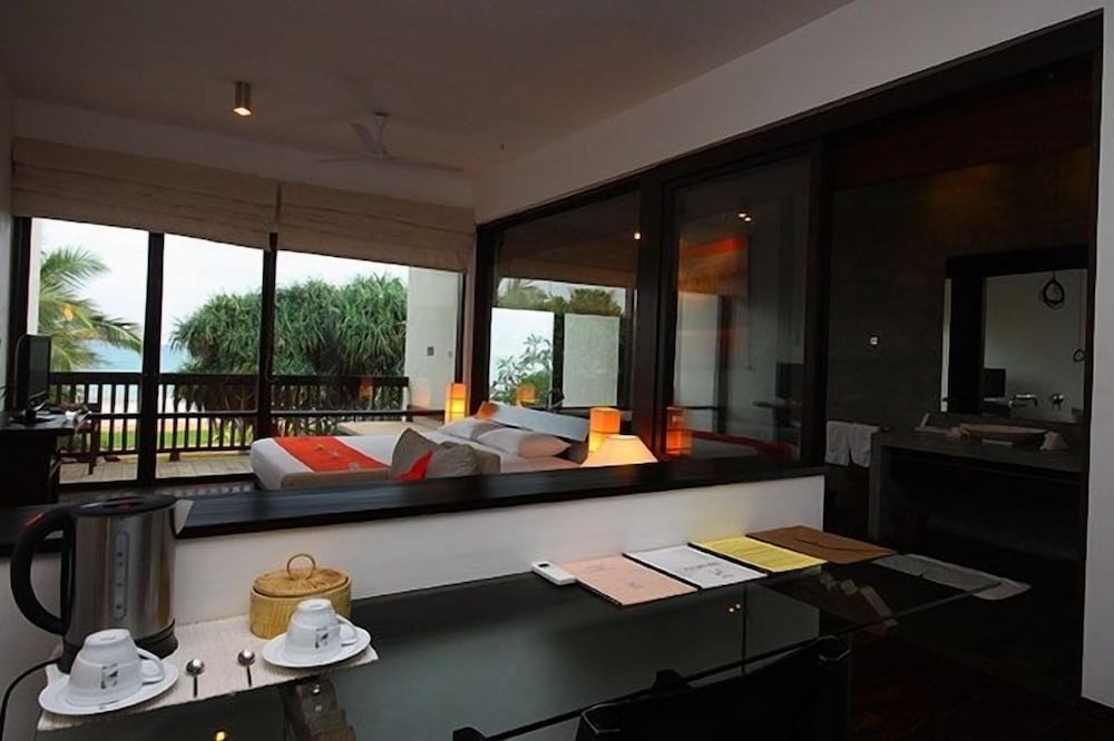 

Catania - Ahungalla - Temple Tree Resort & Spa