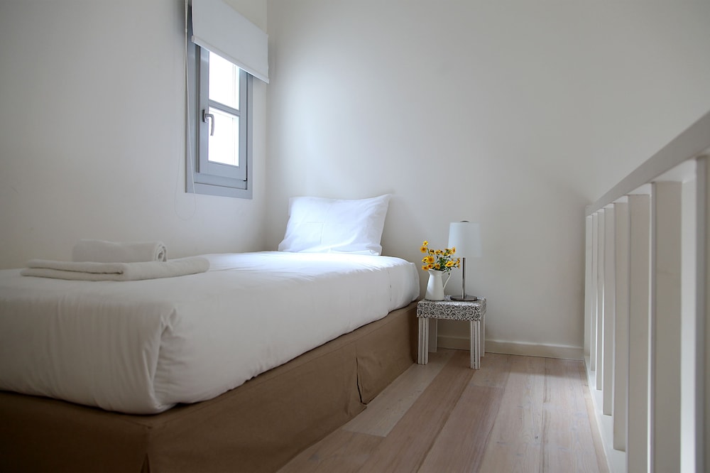 

Milano - Skiros - Skyros Ammos Hotel