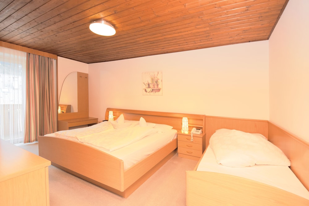 

Palermo - Monguelfo - Hotel Chalet Olympia