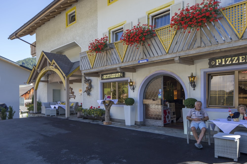

Milano - Valdaora - Hotel Chalet Olympia
